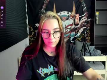 webcam girl jennifermoonlight live cam image #7038184