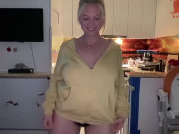 webcam girl kiradivine live cam image #4319585