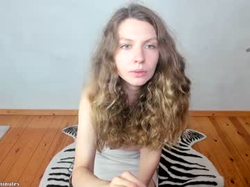 webcam girl giveyouelevenminutes live cam image #2384036