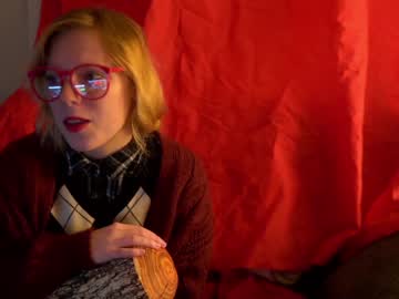 webcam girl crimsonxrapture live cam image #425822