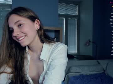 webcam girl youne_and_beautiful live cam image #4539049