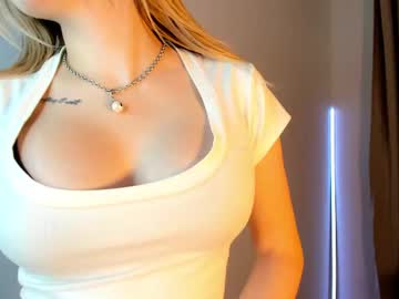 webcam girl helta_skeltaaaaa live cam image #7043946