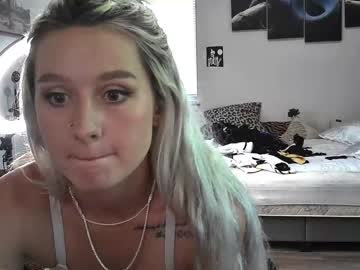 webcam girl charlybabyy live cam image #4341562