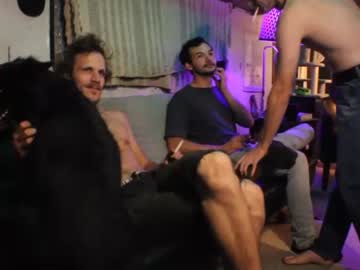 webcam man hollandhousestudios live cam image #1921634