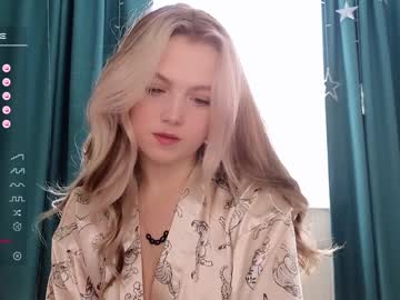 webcam girl small_blondee live cam image #5368180