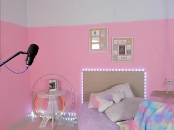webcam girl little_effy18 live cam image #2781620