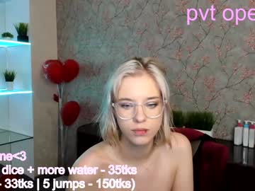 webcam girl joyce_coy live cam image #3811092