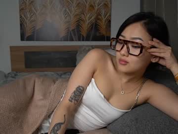 webcam girl refined_style live cam image #6767860