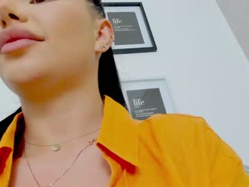 webcam girl moniqueeass live cam image #6532949