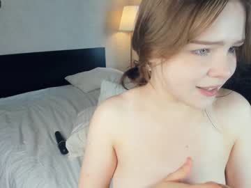 webcam girl feral_bery live cam image #5089757