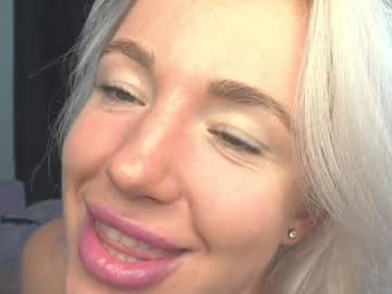 webcam girl xtina__ live cam image #2584209