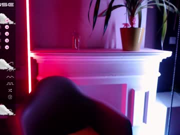 webcam girl small_blondee live cam image #2610317