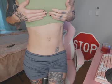 webcam girl aynmarie live cam image #4212540