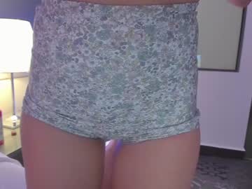 webcam girl sensualbettty live cam image #3670840