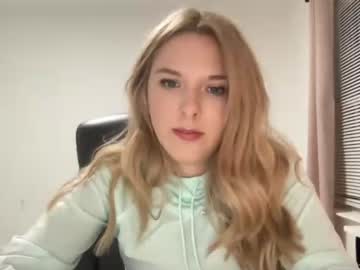 webcam girl tpink95 live cam image #1899902