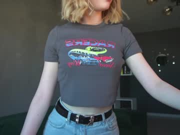 webcam girl infinitysoul_ live cam image #4375656
