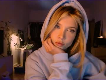 webcam girl bitter_moon live cam image #3399442