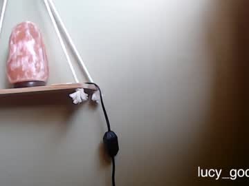 webcam girl lucy_gooosey live cam image #4148438