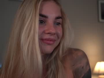 webcam girl cute__foxy live cam image #4289938