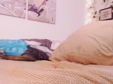 webcam girl eeeveee live cam image #1345011