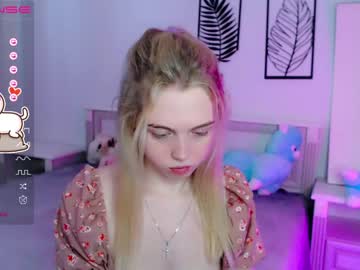 webcam girl small_blondee live cam image #3637249