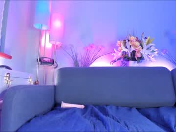 webcam girl littlee33 live cam image #5279056