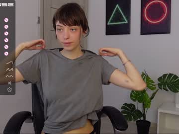 webcam girl agelina_summer live cam image #4417228