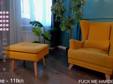 webcam girl milly_shy live cam image #6353014