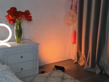 webcam girl ella_twinkle live cam image #4320079