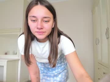 webcam girl eleonora_linn live cam image #2612680