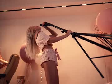 webcam girl peach_me live cam image #1589716