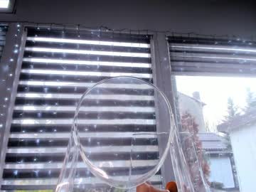 webcam girl white_snow_ live cam image #702590