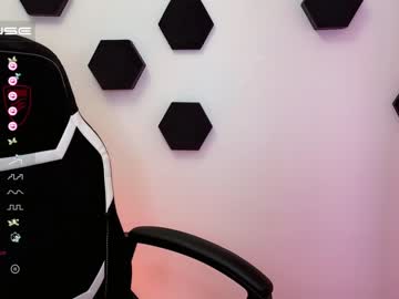 webcam girl small_blondee live cam image #4417026