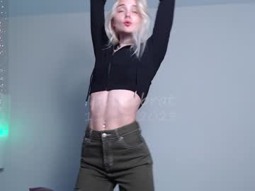 webcam girl petitebrat live cam image #5737838