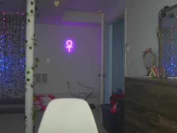 webcam girl crimsonxrapture live cam image #1789936