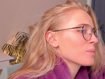 webcam girl linellali live cam image #2664320