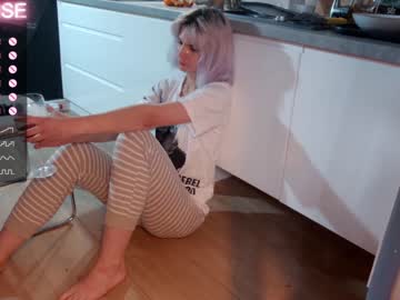 webcam girl careful_i_bite live cam image #3904835