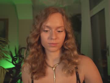 webcam girl chillwithkira live cam image #806771