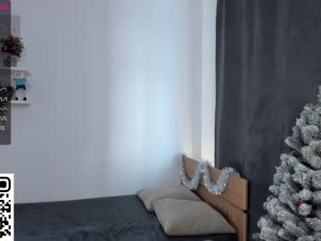 webcam girl peek_in_my_window live cam image #5992812