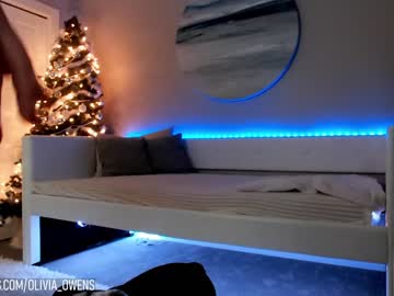 webcam girl oliviaowens live cam image #3156582