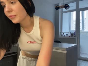 webcam girl brigitte_lahaie live cam image #7072639