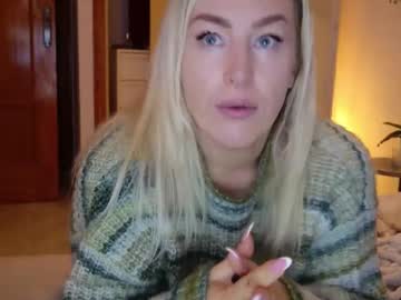 webcam girl christinasiemone live cam image #7058152