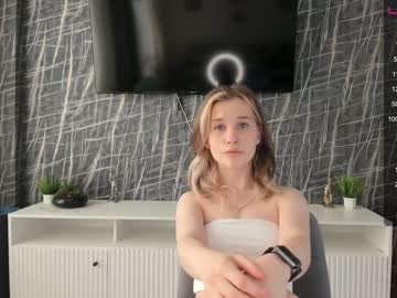 webcam girl lynnatlee live cam image #6827774