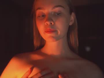 webcam girl bibi_it_is live cam image #5512983