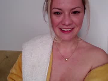 webcam girl kiradivine live cam image #1638852