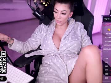 webcam girl evelyne92 live cam image #748402