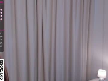 webcam girl peek_in_my_window live cam image #6423220