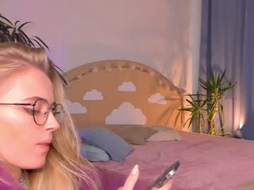 webcam girl linellali live cam image #2650084