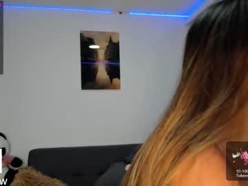 webcam girl abigail_w live cam image #3731455