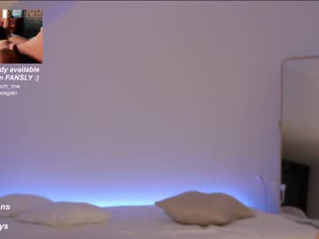 webcam girl miiiawallace live cam image #2314314